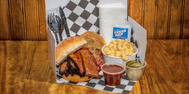 Hearty Boxed Lunch