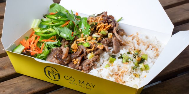 Stir-Fried Black Pepper Beef Rice Box