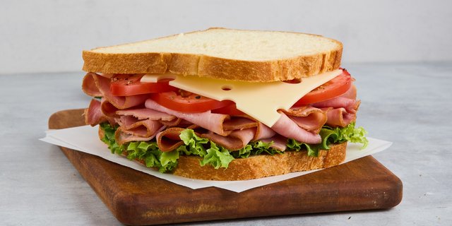 Smoked Ham Sandwich Lunch Box w/ Salad & Chips
