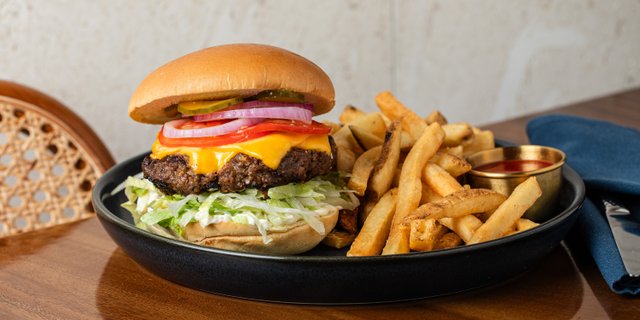 Classic Burger Boxed Lunch