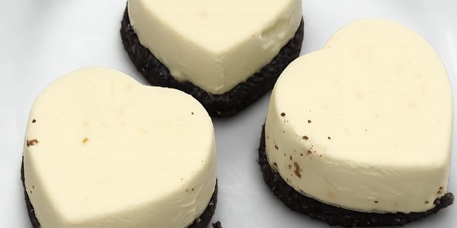 Gluten-Free Oreo Halloumi Cheesecake (Small)