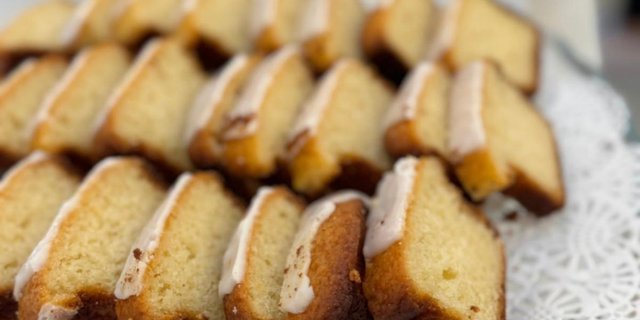 Petite Lemon Cake Slices