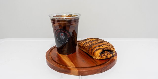 Pastry & Cold Brew Package