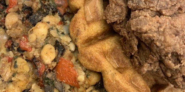 Chicken & Waffles Boxed Lunch
