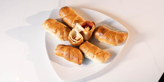 Pepperoni Rolls