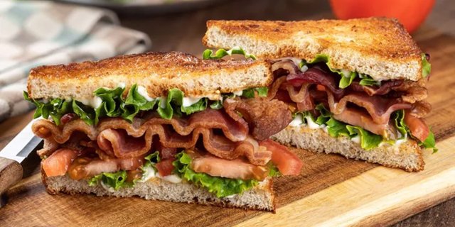 Classic BLT Sandwich