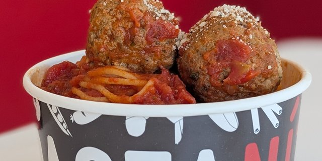 Pasta Marinara w/ Meatballs