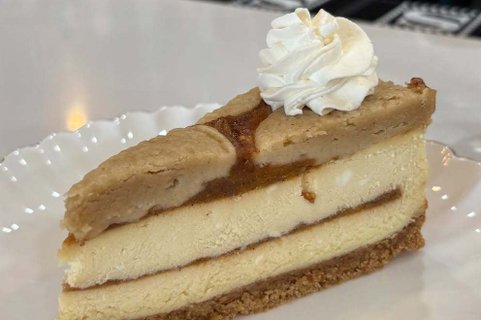 Apple Streusel Cheesecake