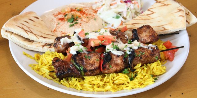 Shish Tawook Plate (Chicken Kebab)