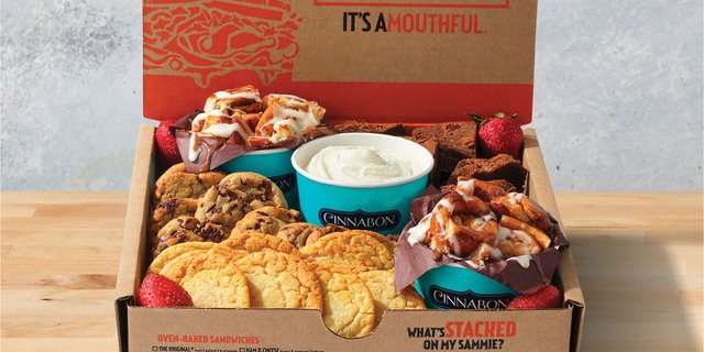 Cinnabon Mini Dessert Tray