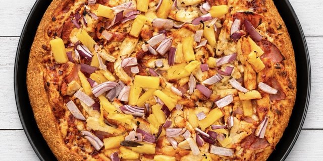 Gluten-Free BBQ Hawaiian Pizza