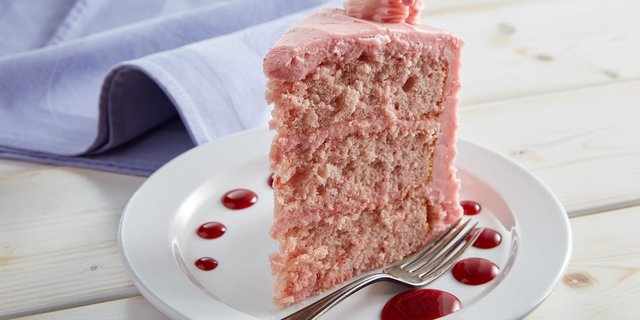 Strawberry Dream Cake Slice