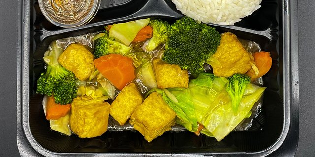 Pinto Vegetables w/ Tofu Boxed Lunch