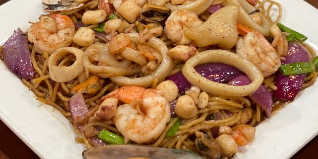 Seafood Sautéed Noodles