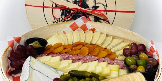 Cheese & Charcuterie Platter