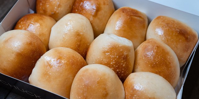 Dozen White Rolls