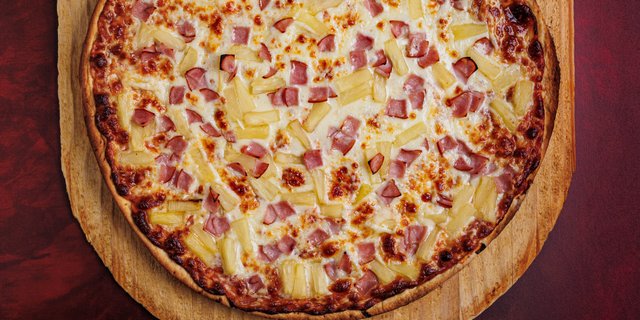 Hawaiian Pizza