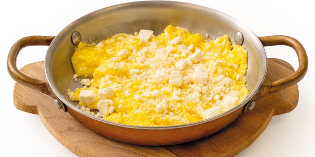Feta Cheese Scrambled Eggs