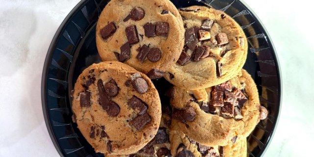 Dozen Chocolate Chip Cookies