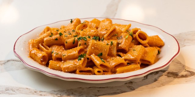Rigatoni w/ Alla Vodka Sauce