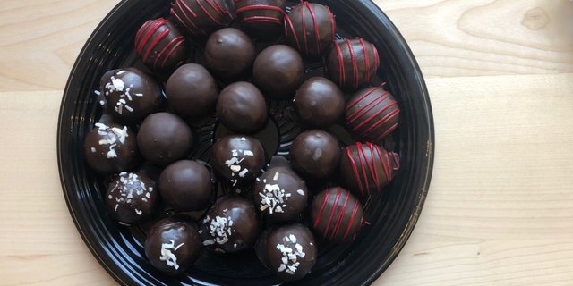 Cake Ball Teller