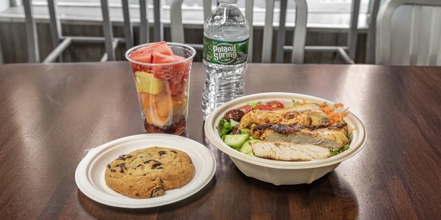 Salad Lovers Bagged Lunch