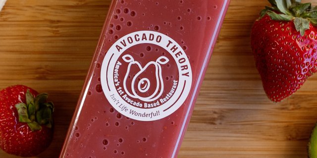 Avocado Strawberry Banana Smoothie