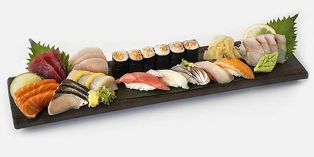 Sushi & Sashimi Combo Platter