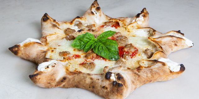 Original Carnevale Pizza