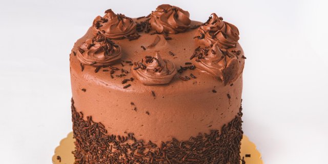 6" Chocolate Fudge Cake
