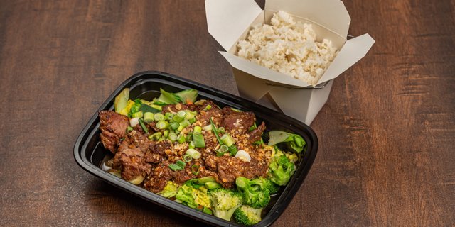 Beef w/ Garlic Sauce