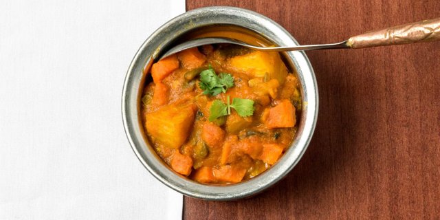 Chicken Jalfrezi Tray