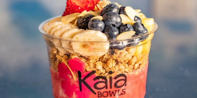 Strawberry Blonde Banana-Berry Bowl