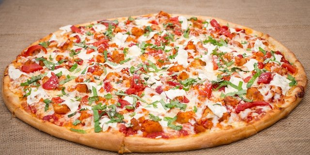 Chicken Bella Pizza