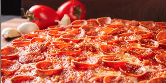 Extreme Pepperoni Pan Pizza