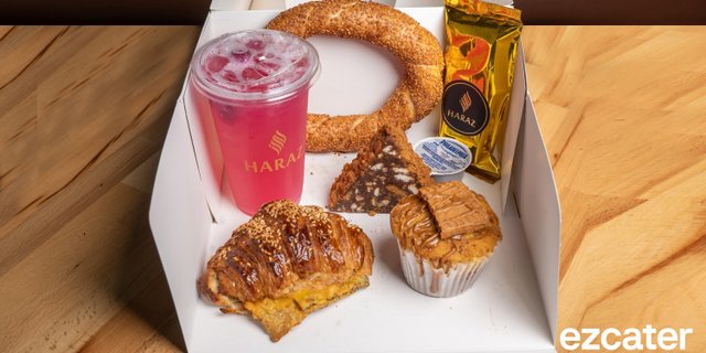 Croissant Breakfast Sandwich Boxed Package