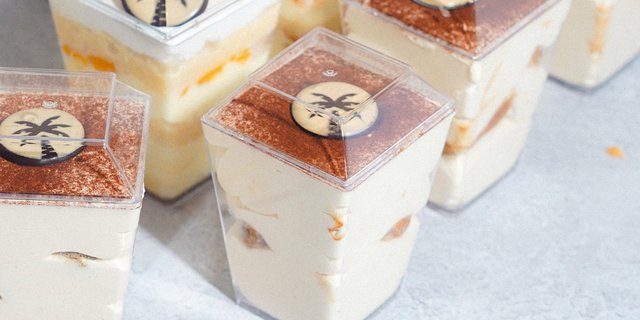 Tiramisu Cake-Shooters (12 Pieces)
