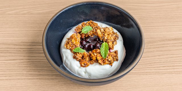 Yogurt & Housemade Granola