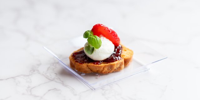 Strawberry Ricotta Crostini