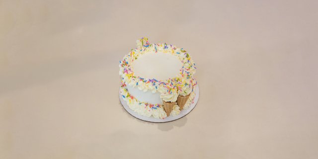 Vanilla & Chocolate Cone Party Signature Cake