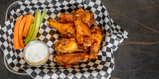 6 Bone-In Wings