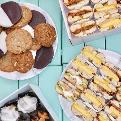 12 Melty Classics Sandwich Box