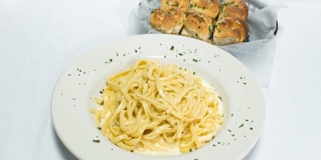 Fettuccine Alfredo