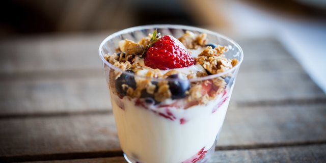 Individual Berry Yogurt Parfait