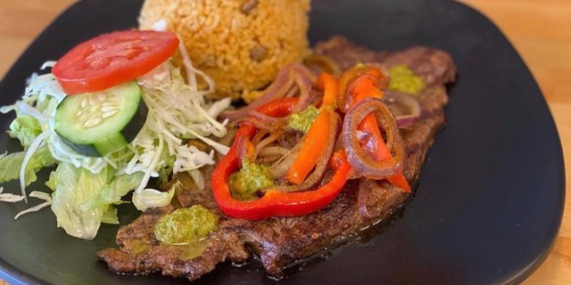 Bistec Encebollado