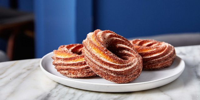 Cinnamon Cruller