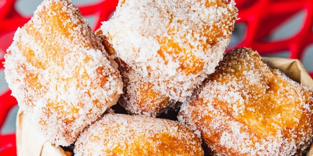 Beignet Bites & Strawberry Sauce