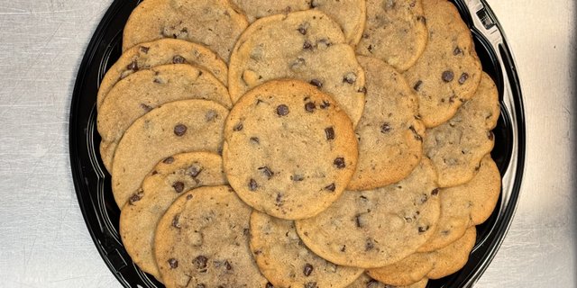 Jumbo Chocolate Chip Cookies