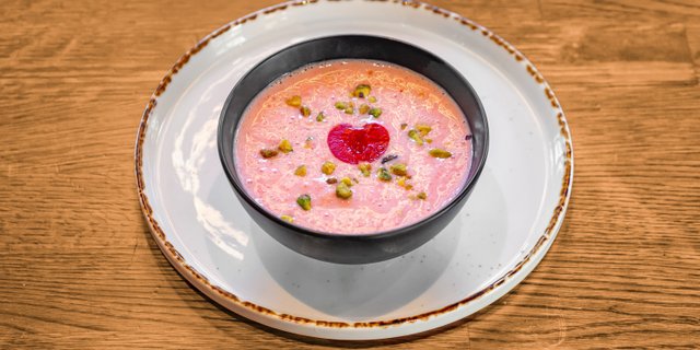 Pista Rose Phirni