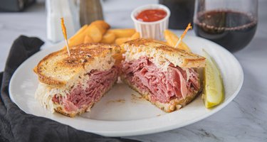 Victor's Deli & Restaurant